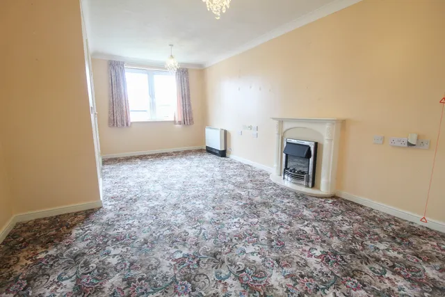 Smithy Court, Marple, SK6, photo 3