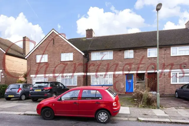 Three bedroom freehold terrace house ...