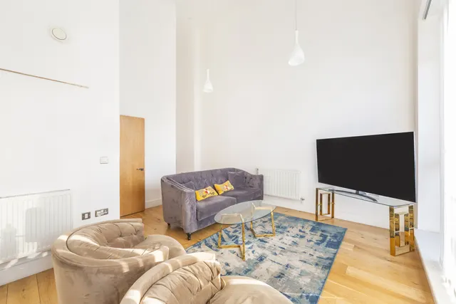 Caxton Street North, London, E16, photo 2