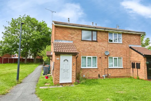 Photo 2 — Kestrels Croft, Sinfin, Derby