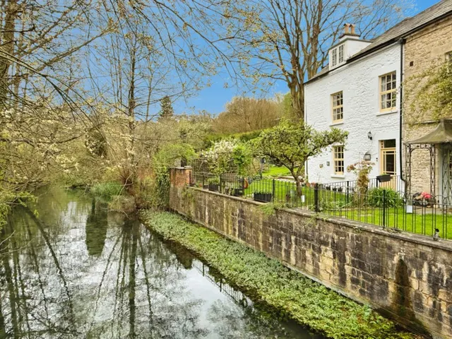 Port Lane, Brimscombe, photo 1