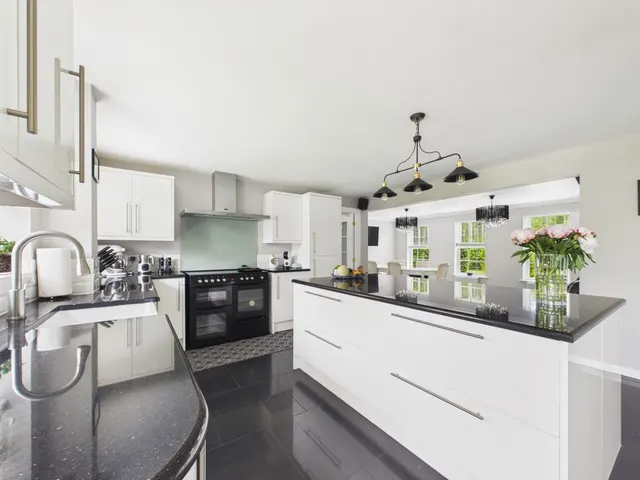Brookfield Way, Lower Cambourne, CB23, photo 3