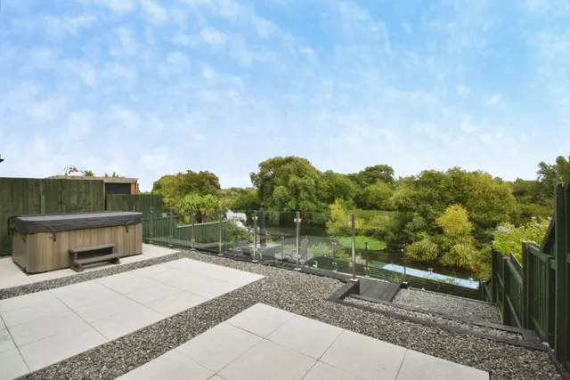 Riversdale Close, Birstall, LE4, photo 3