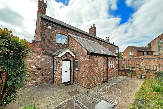 Churchfields, Sale M33 5NS, photo 1