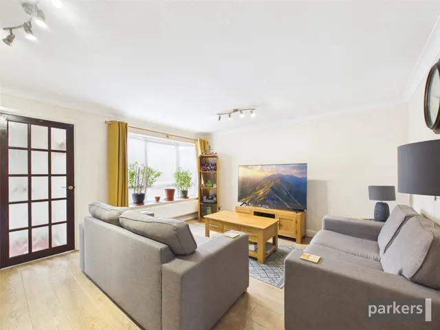 Rothwell Walk, Caversham, RG4, photo 3
