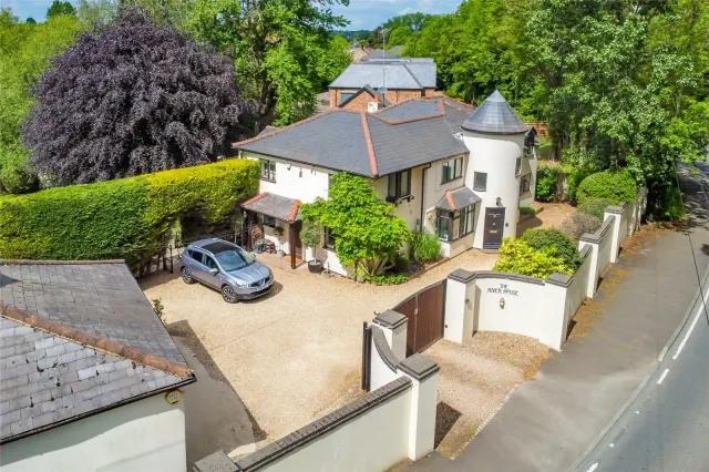 Radlett Road, St. Albans, Hertfordshire, AL2 2LF, photo 1