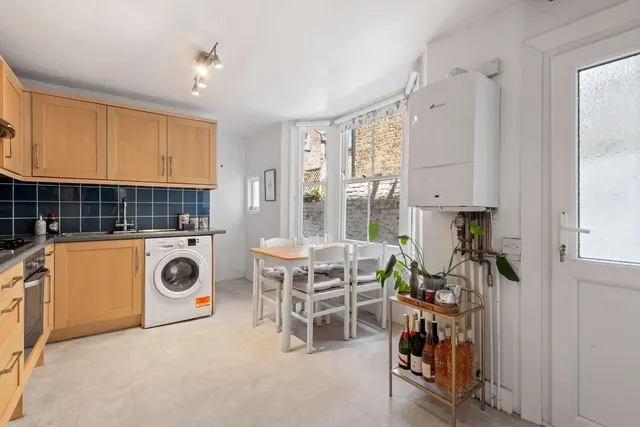 Photo 3 — Aliwal Road, London, SW11 1RD