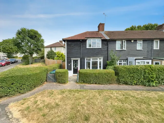 Blessbury Road, Edgware, HA8, photo 1