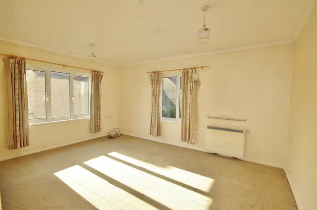 Riverside Gardens, Witney, OX28, photo 2