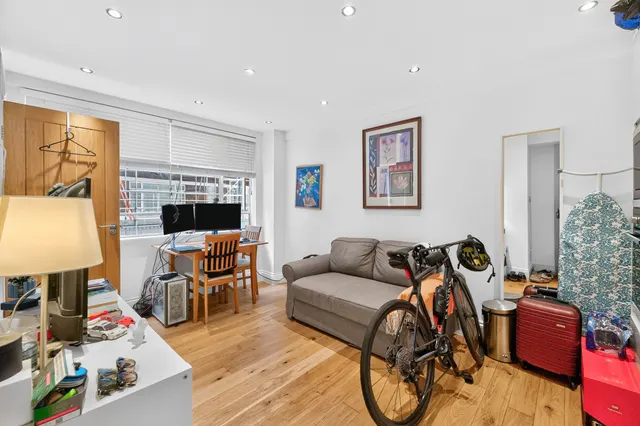 Sloane Avenue, London, SW3, photo 2