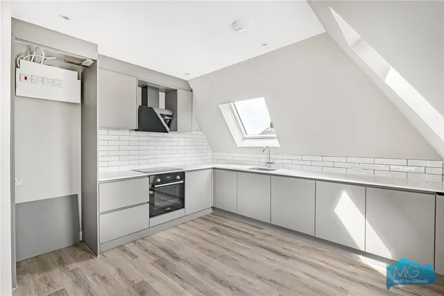 Beaconsfield Road, London, N11, photo 3