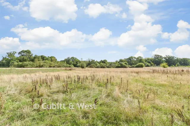Eames Way, Crawley, RH10, photo 3