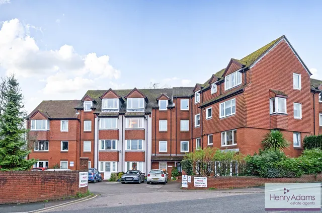 Charles Street, Lavant Court, GU32, photo 1