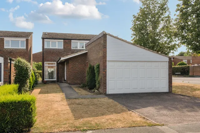 Ainsdale Close, Bletchley, MK3, photo 1