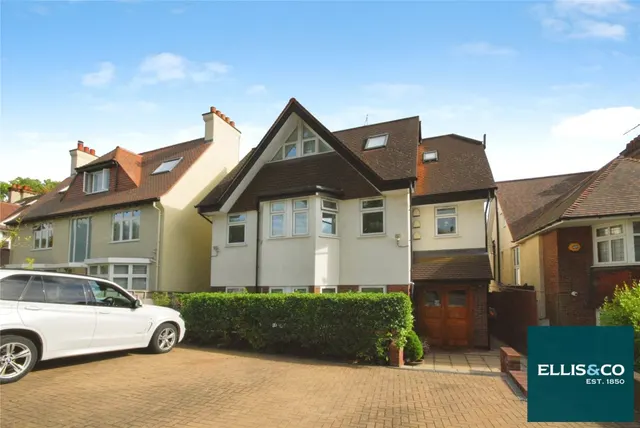 The Vale, Golders Green, NW11, photo 1