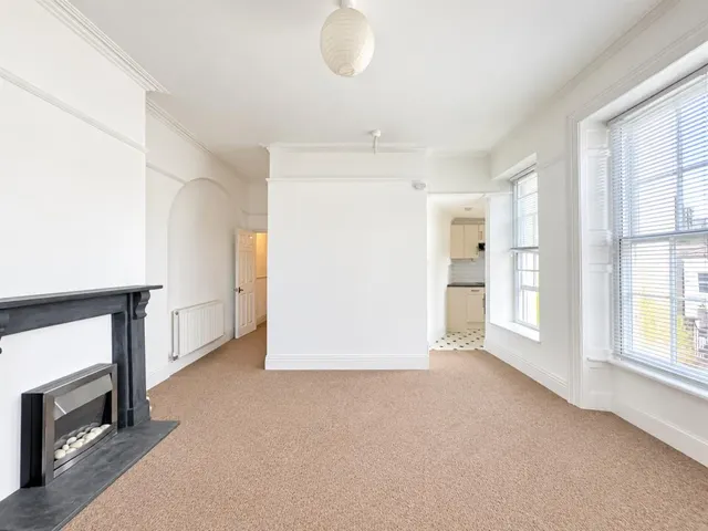 Photo 3 — Gordon Road, Clifton, BS8 1AP