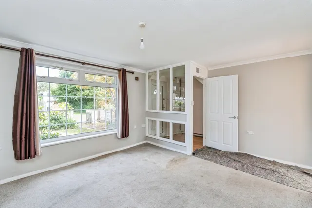 Photo 3 — Norris Close, Romsey