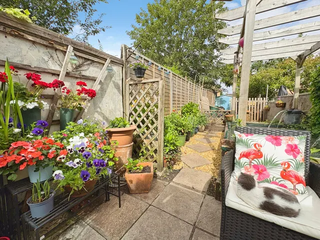 Photo 2 — Poplar Road, Warmley, Bristol, South Gloucestershire