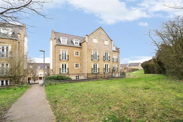 Sandpiper Close, Waterstone Park, photo 1