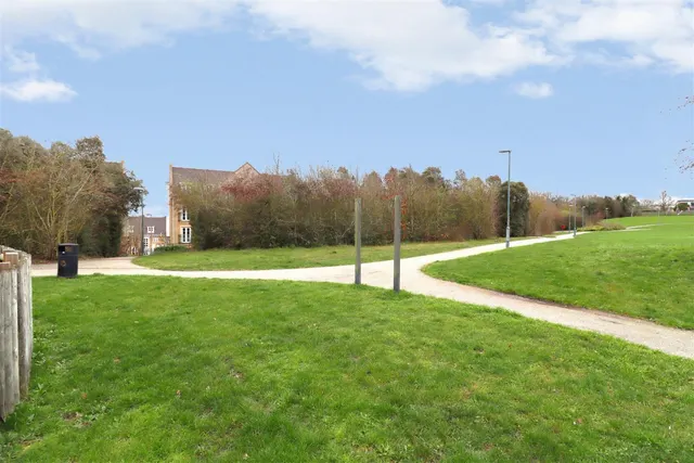 Photo 2 — Sandpiper Close, Waterstone Park