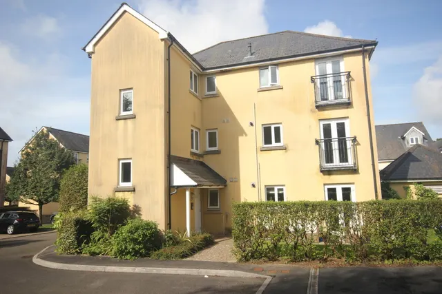 Tovey Crescent, Manadon Park, Plymouth, photo 1