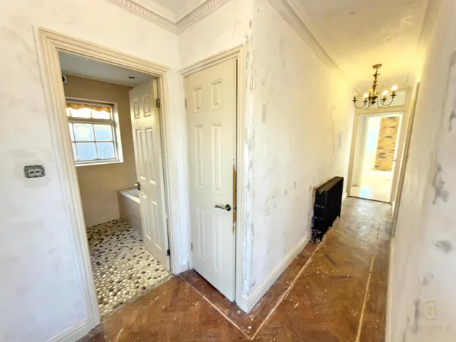 Sutton Road, Hounslow, TW5, photo 2
