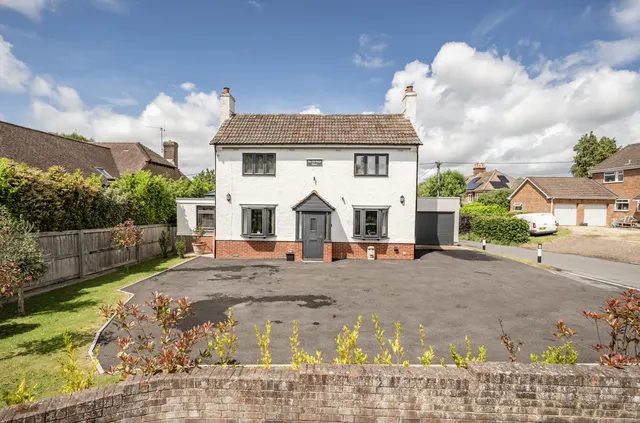 Main Road, Cherhill, SN11, photo 1