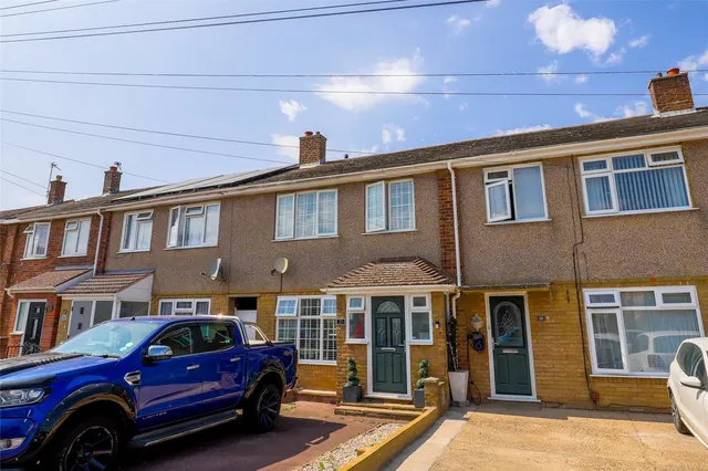 Portland Avenue, Sittingbourne, Kent, ME10, photo 1