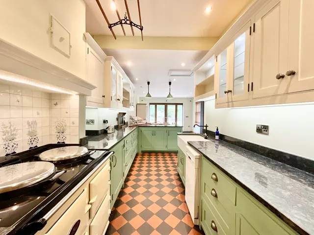 Granville Terrace, Stone, ST15, photo 3
