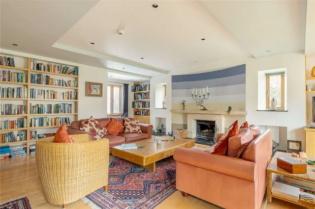 Photo 3 — Larmor Drive, Cambridge, Cambridgeshire, CB3 0TE