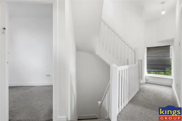 Rushbrook Crescent, London, photo 1