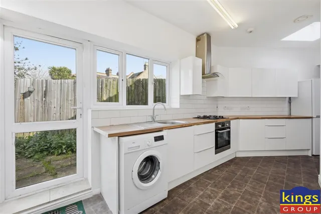 Rushbrook Crescent, London, photo 3