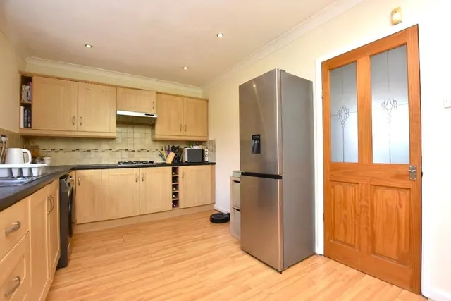Lilythorne Avenue, Bradford, BD10, photo 3