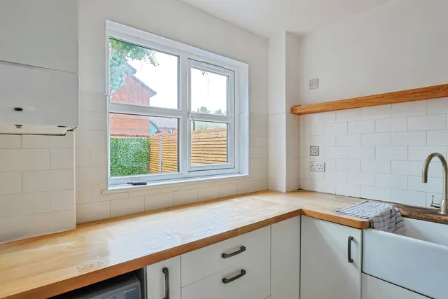 Taverner Close, Poole, BH15, photo 3