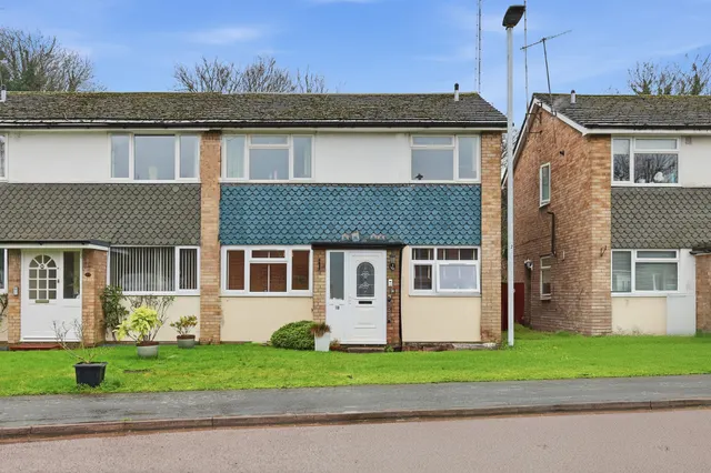 Sycamore Drive, Park Street, St. Albans, photo 1