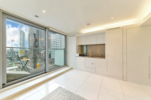 Photo 2 — Pan Peninsula, Pan Peninsula Square, Canary Wharf, London, E14