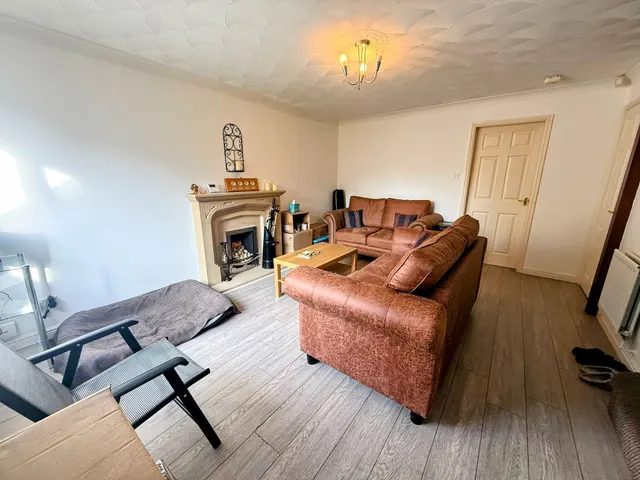 Willow View, Wakefield, WF2, photo 3
