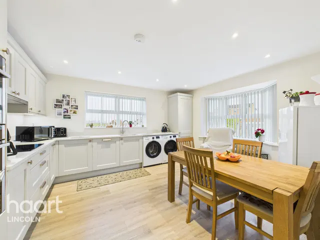 The Hawthorns, Cranwell, NG34, photo 2