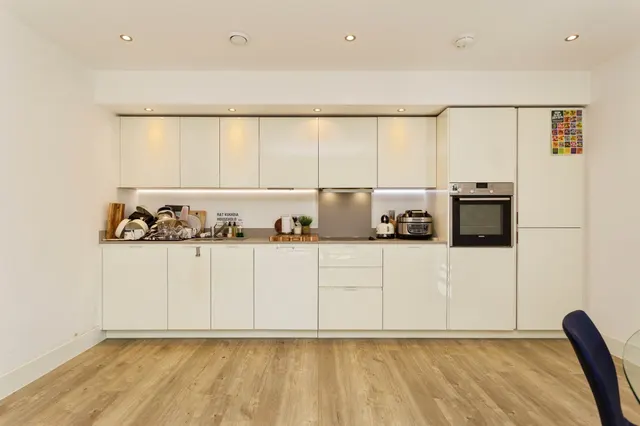 Lyon Road, Harrow, HA1, photo 3
