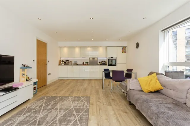 Lyon Road, Harrow, HA1, photo 2