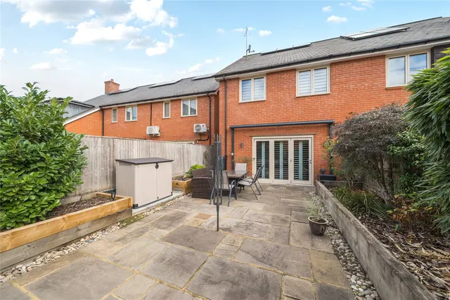 White Hart Close, Ripley, GU23, photo 3