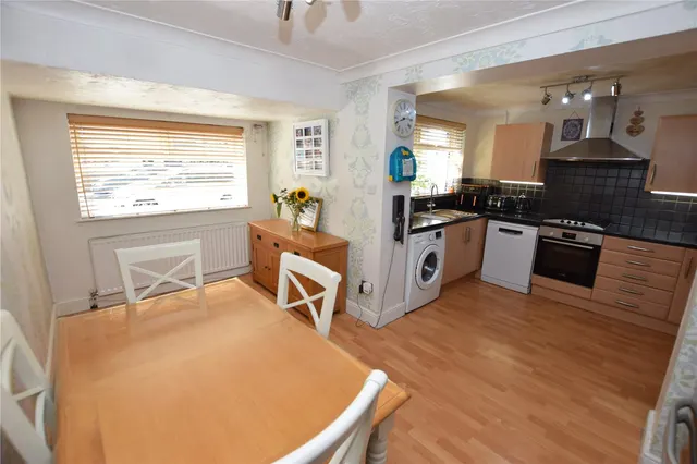 Photo 3 — Somerset Road, Farnborough, Hampshire, GU14 6DW