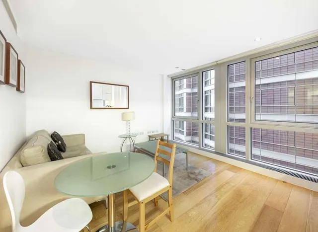 Fairmont Avenue, Canary Wharf, E14, photo 2