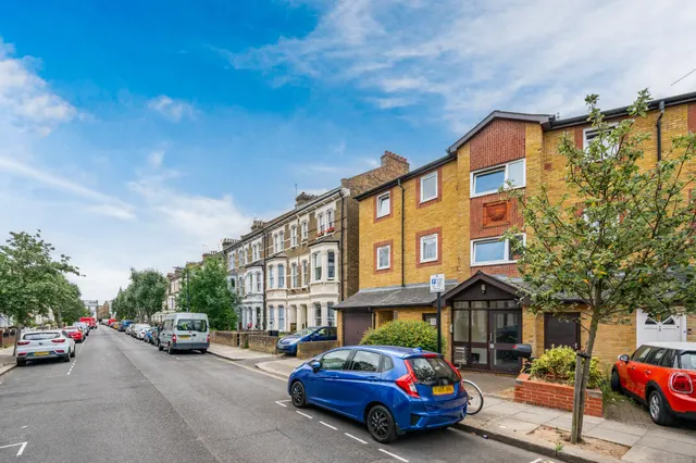 5 Trinity Court, 1a Croxley Road, London, photo 1