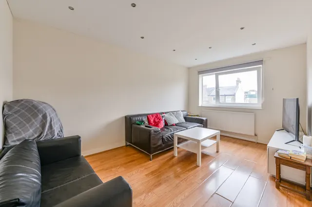 Photo 2 — 5 Trinity Court, 1a Croxley Road, London