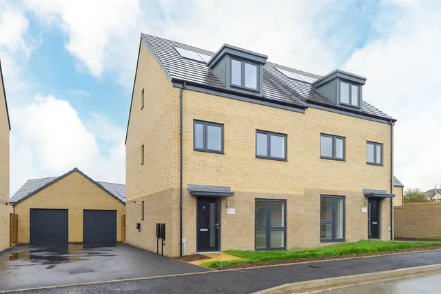 Photo 2 — The Pastures, Woodview, Grays