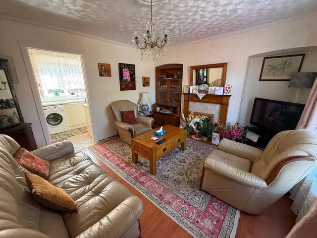 Photo 2 — Beechy Avenue, Eastbourne