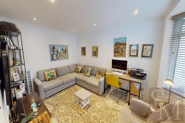 Princes Road, Buckhurst Hill, IG9, photo 2