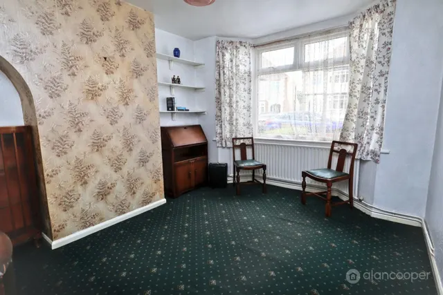 Oakdene Crescent, Weddington, CV10, photo 2