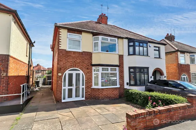 Oakdene Crescent, Weddington, CV10, photo 1